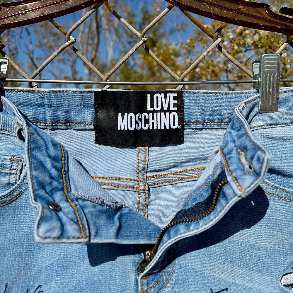 Love Moschino Embroidered Boyfriend Jeans, Stretch Straight Leg, Sz 26 Je T'Aime - Picture 5 of 10